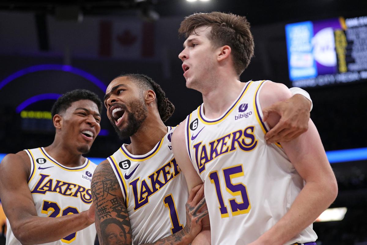 Austin Reaves hits buzzer-beater to propel Lakers to OT win