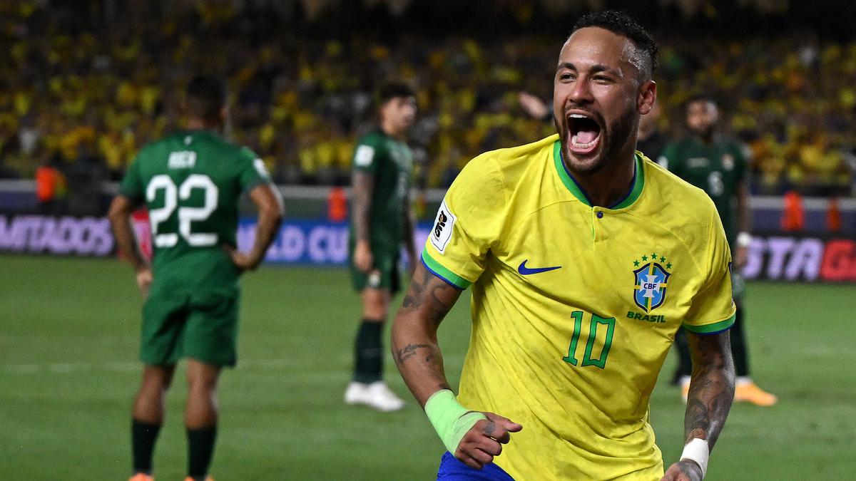 Brazil welcome Bolivia star Marcelo Martins into their own team photo  before their World Cup qualifier