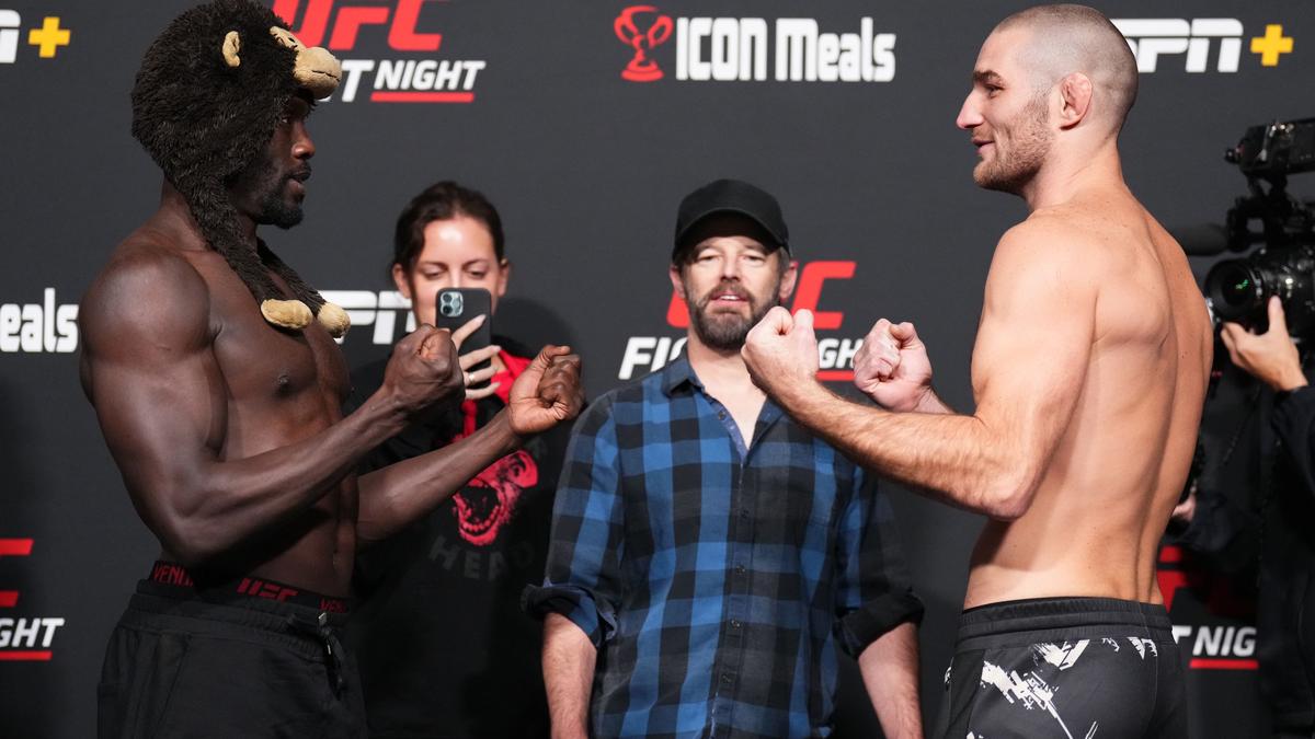 UFC Fight Night 216 Cannonier vs Strickland fight stats, live