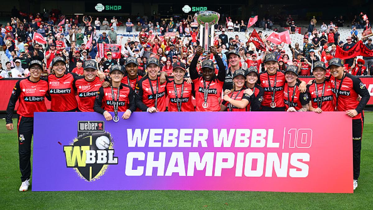 WBBL 2024 Melbourne Renegades beats Brisbane Heat by 7 runs in rain