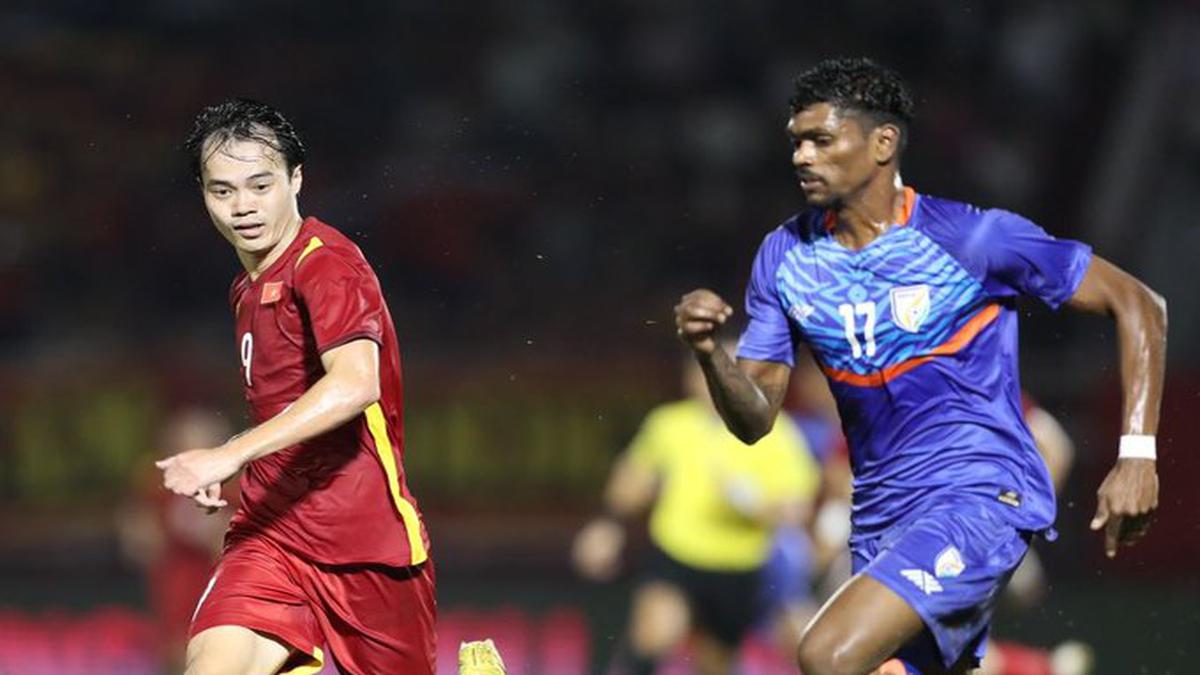 Vietnam thrashes India 3-0 in Hung Thinh friendly football tournament