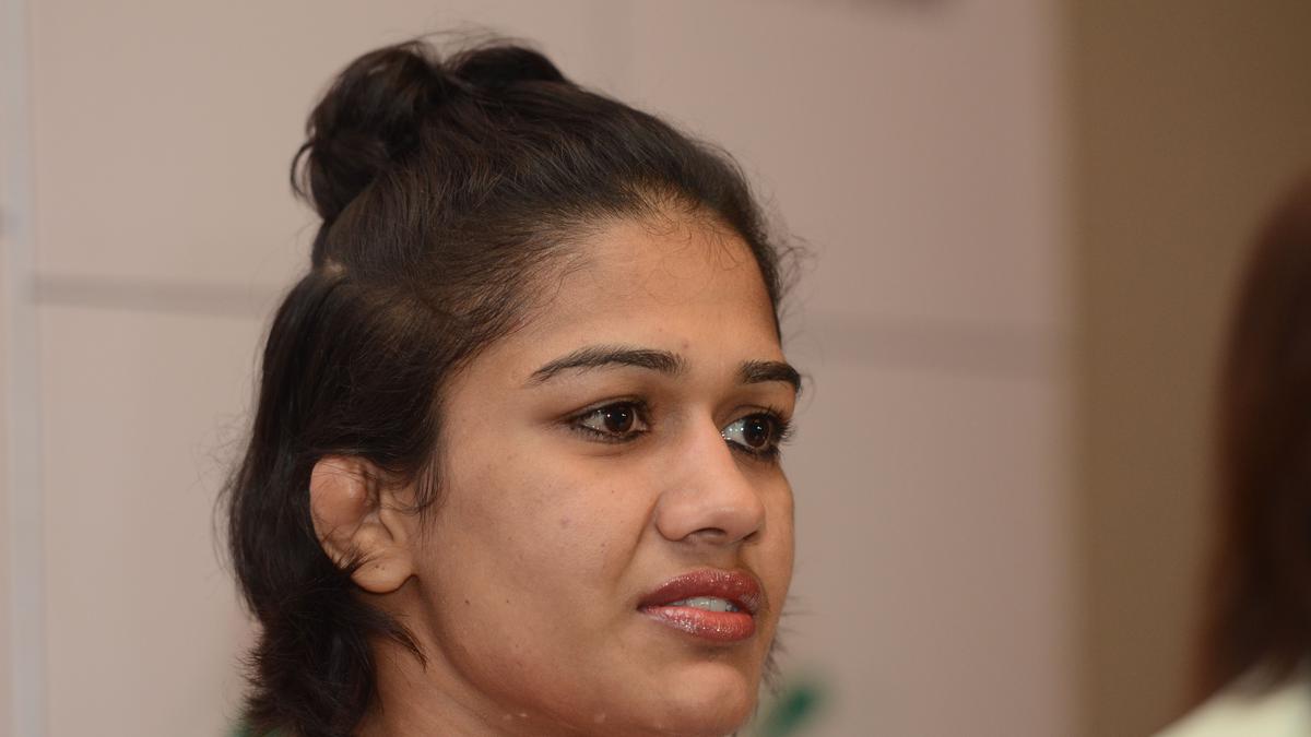 Babita Phogat has tried to weaken our protest: Sakshi Malik