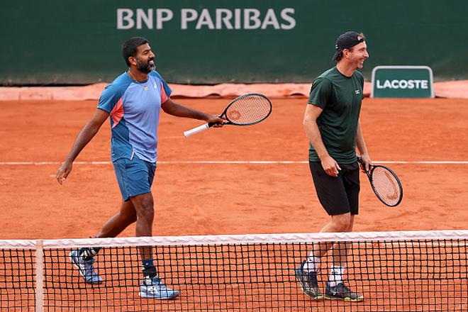 FILE PHOTO: India’s Rohan Bopanna (left) and his Dutch partner Matwe Middelkoop (right) during the 2022 French Open