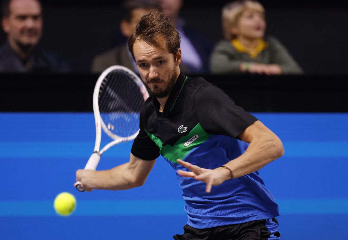 Vienna Open 2023 Medvedev downs Tsitsipas, faces Sinner in final