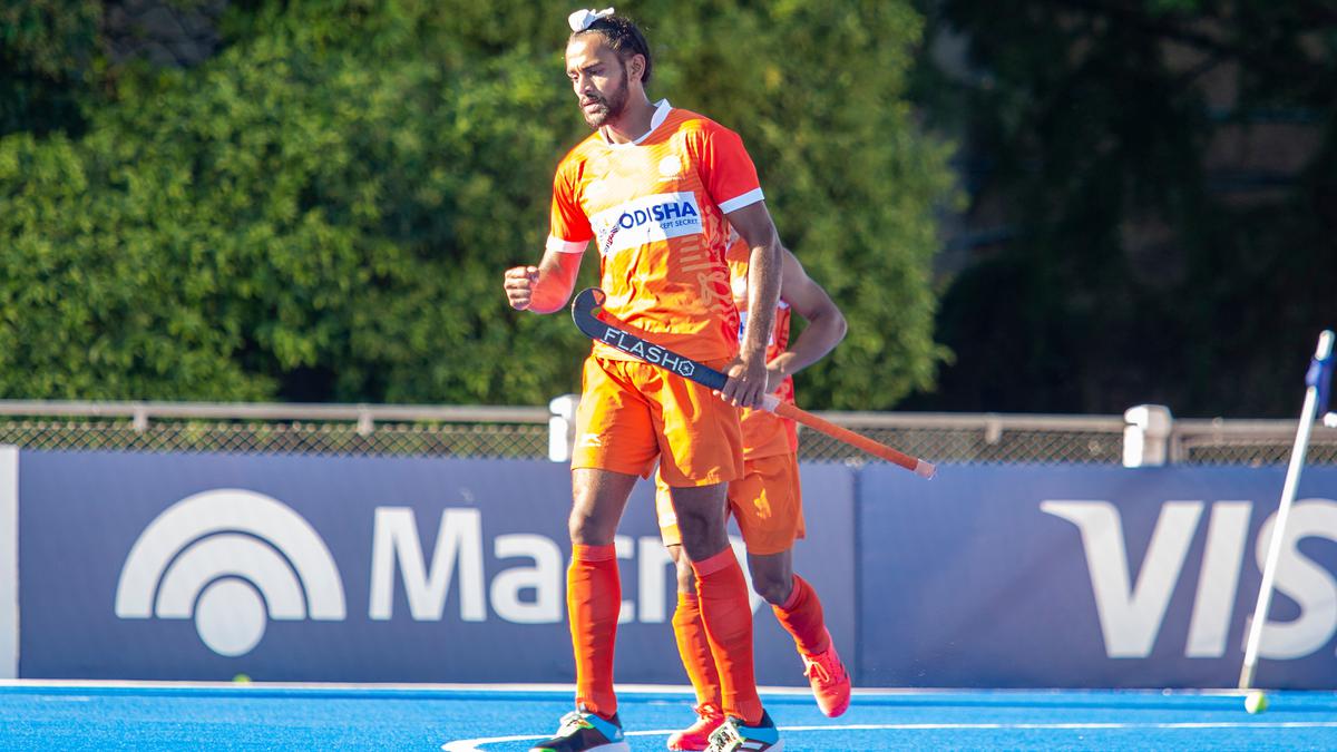 Jaskaran learning tricks of the trade from captain Manpreet