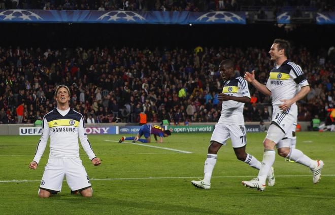 Chelsea’s Fernando Torres from Spain, left, celebrates after scoring the decisive goal against Barcelona that took his team into the Champions League final.