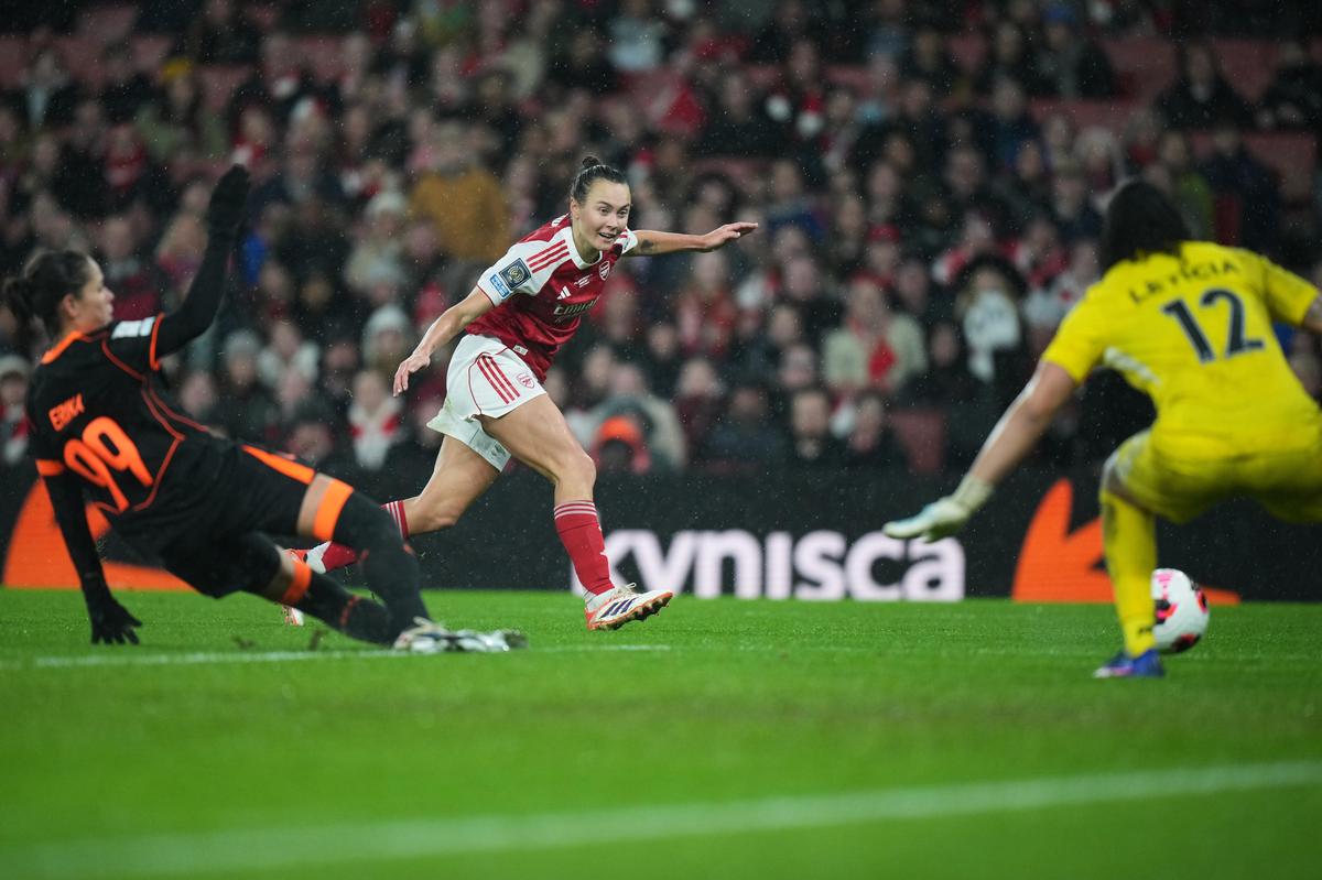 Caitlin Foord, do Arsenal, marcou na prorrogação e levou o time à vitória na primeira Copa dos Campeões Femininos da FIFA.