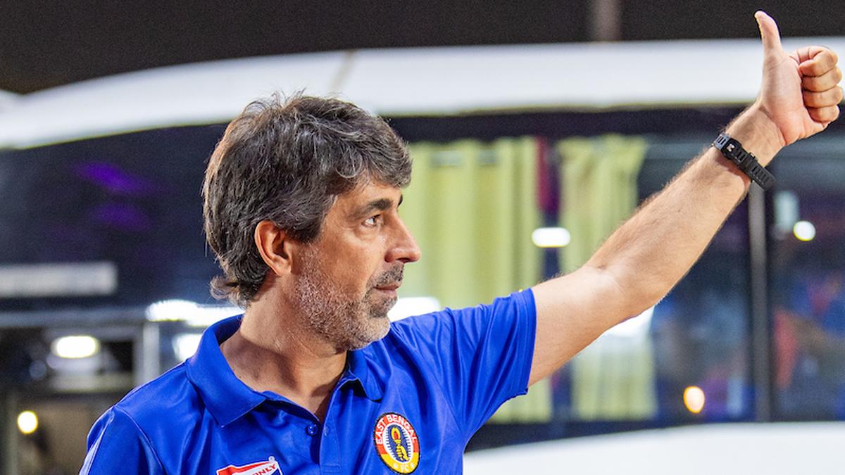 LIVE East Bengal vs Mohun Bagan in pictures Realtime gallery of