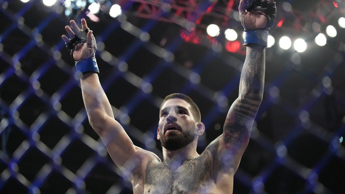 UFC 308 LIVE Streaming Info: Preview, Fight Card, When And Where To ...