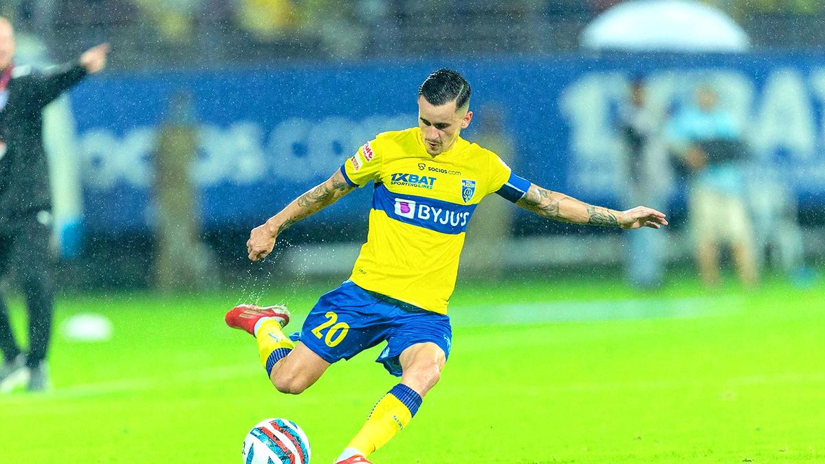 East Bengal vs Kerala Blasters highlights, EBFC 1-2 KBFC, ISL 2023-24: Daisuke, Diamantakos and Cleiton Silva score, Hero Sachin saves retaken penalty