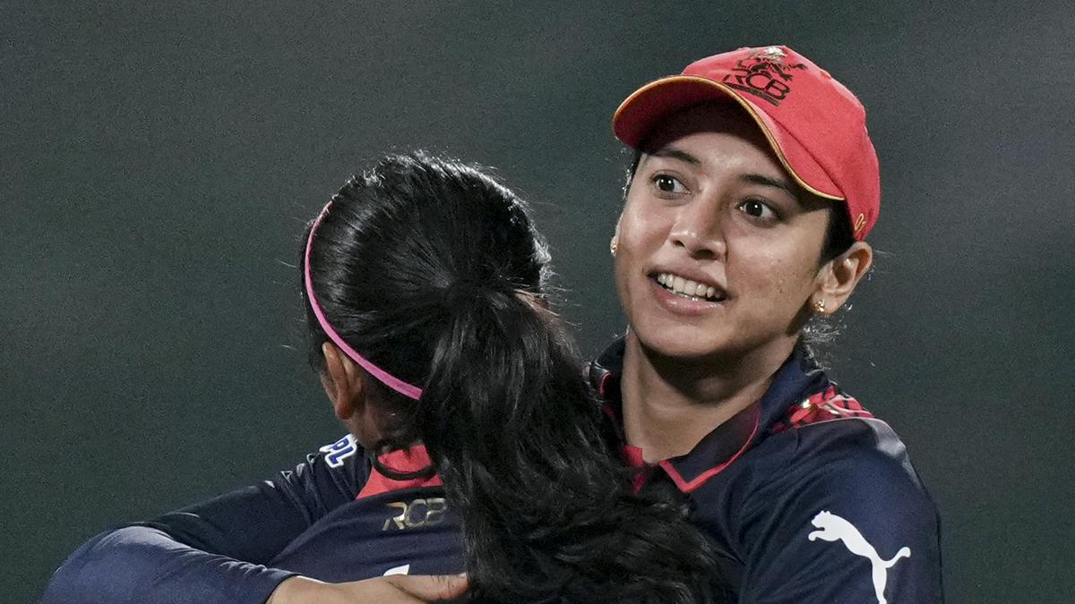 DC vs RCB LIVE score, WPL 2026: Shafali keeps Delhi alive with 27-ball fifty