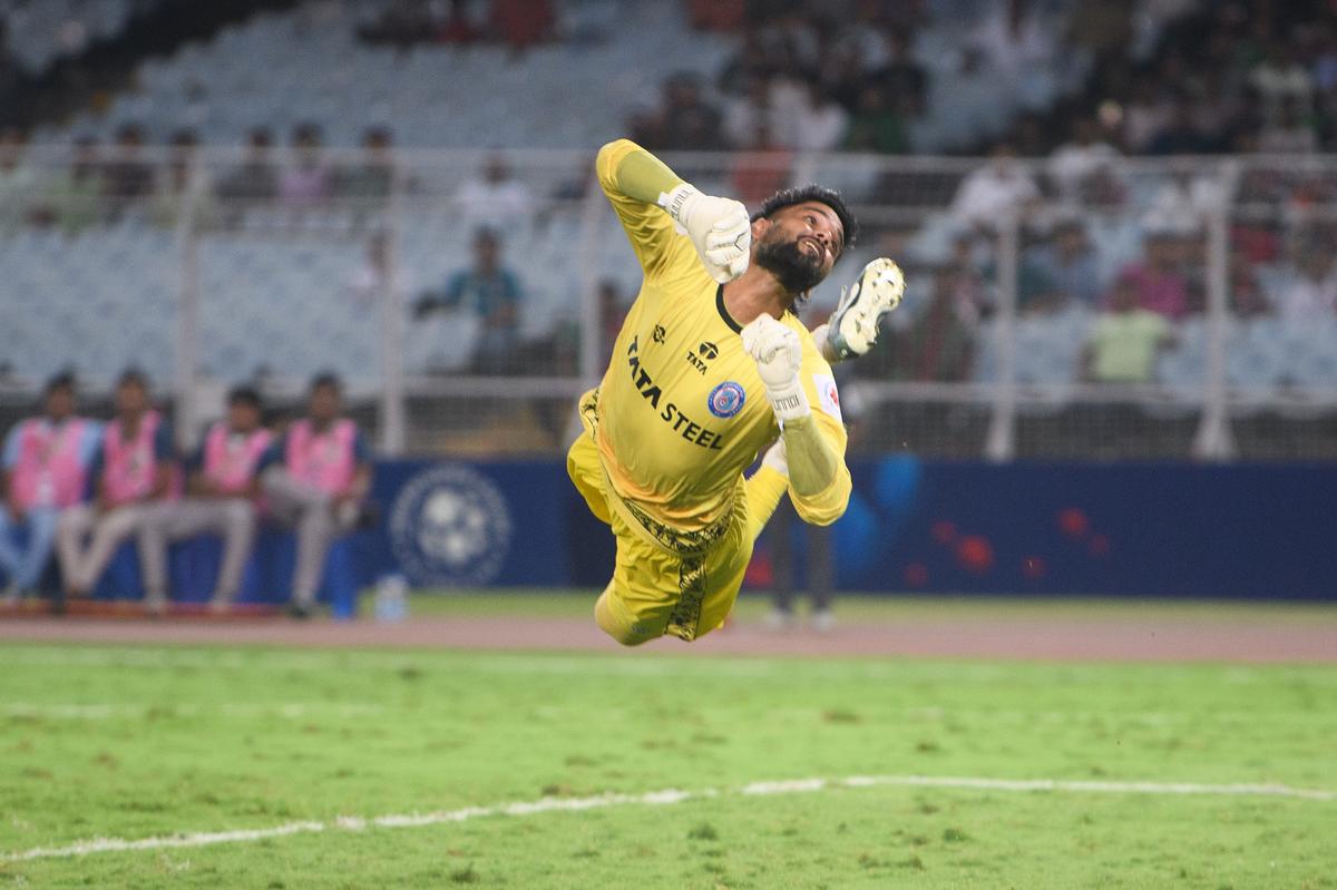 Albino Gomes, ktorý mal vynikajúcu hru v bránke, nemal šancu zastaviť cieľ spoločnosti Apuia. Albino Gomes, ktorý mal vynikajúcu hru v bránke, nemal šancu zastaviť cieľ spoločnosti Apuia.