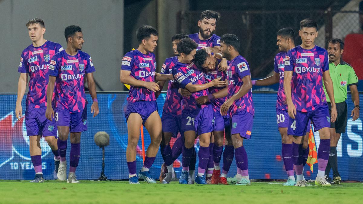 ISL 2023-24: Kerala Blasters secures fifth spot before playoffs with solid 3-1 win against Hyderabad FC