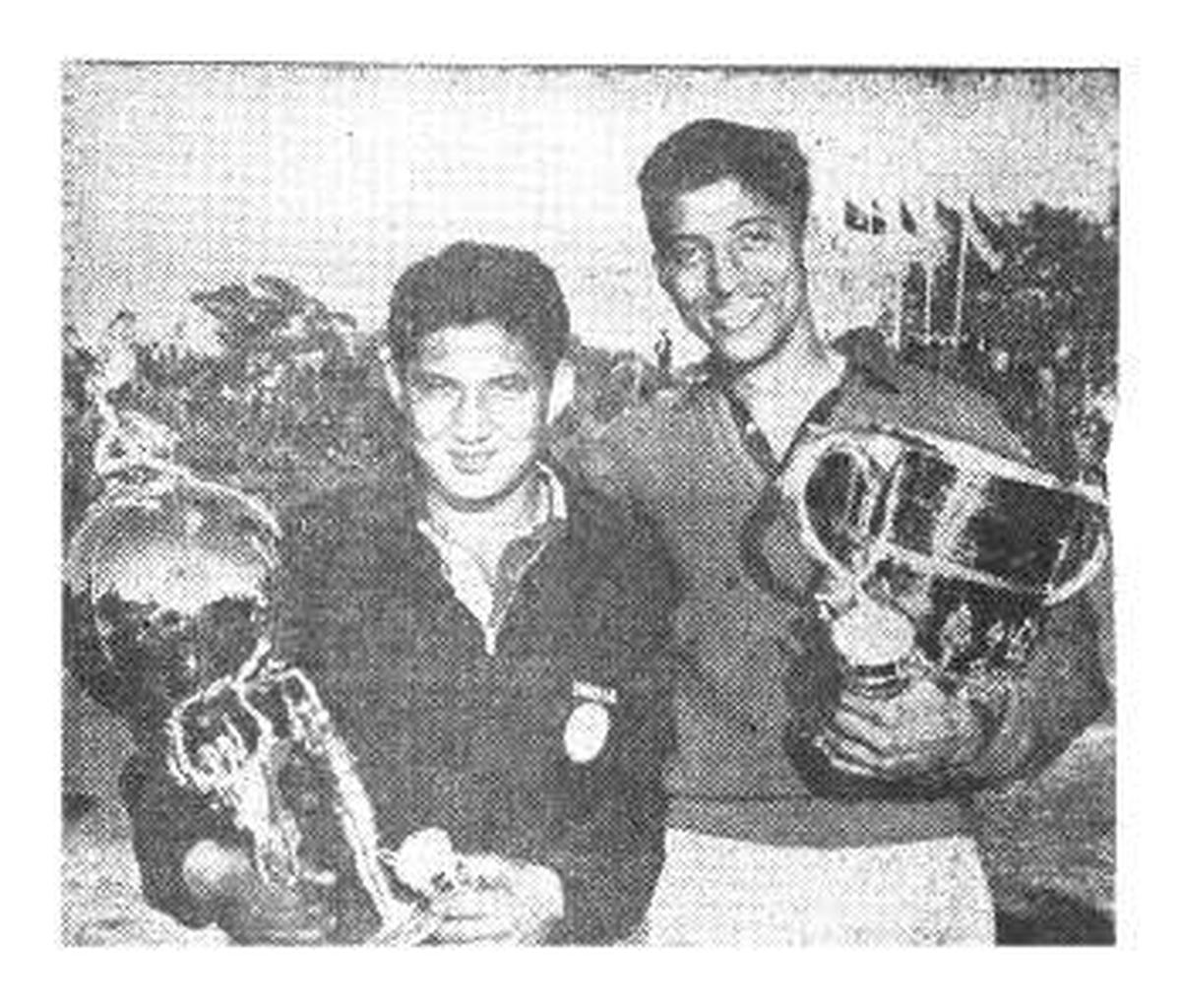 Ram Bahadur and Chuni Goswami, who led East Bengal and Mohun Bagan, pose after the inconclusive replayed Durand
Cup final at New Delhi. The teams shared the trophy.