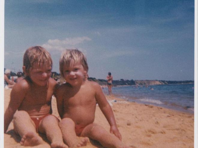 Shane Warne (R) with his brother Jason, at the beach.