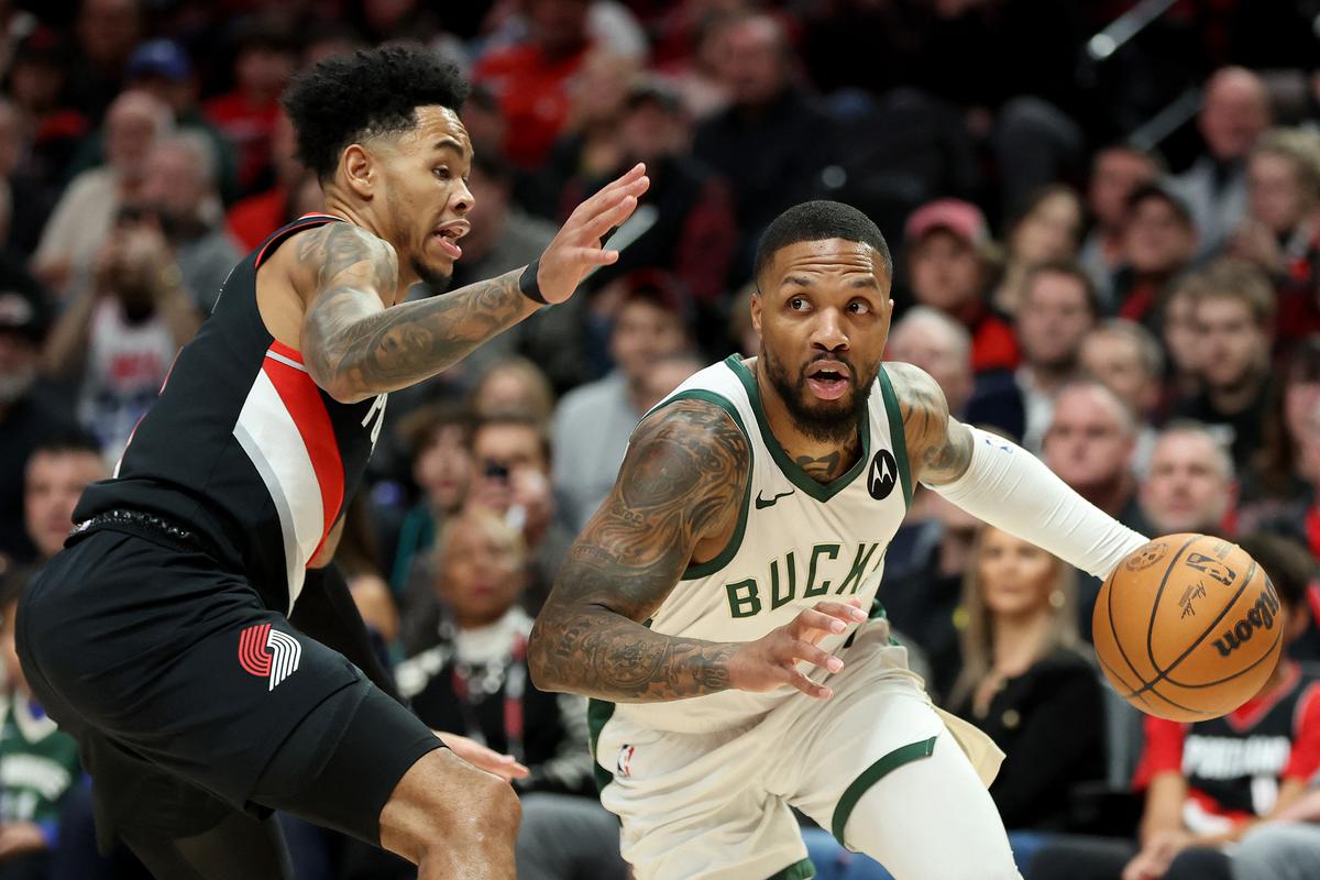 Devin Booker is cheering for Khris Middleton and the Bucks - Los