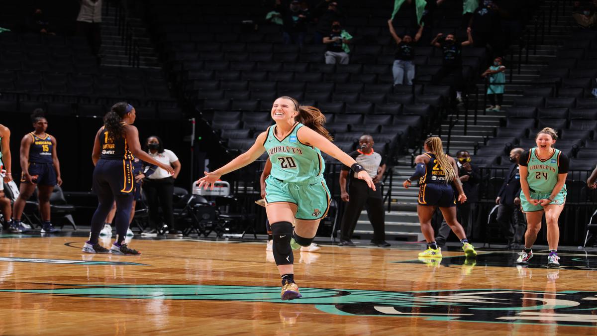 Ionescu, Taurasi star in WNBA season opener