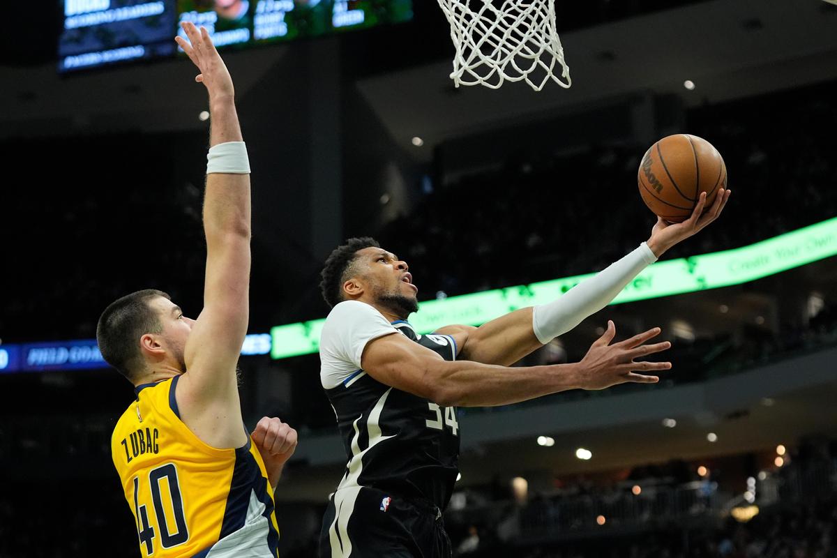 Giannis Antetokounmpo marcou 31 pontos na vitória do Milwaukee Bucks sobre o India Pacers. Giannis Antetokounmpo marcou 31 pontos na vitória do Milwaukee Bucks sobre o India Pacers.