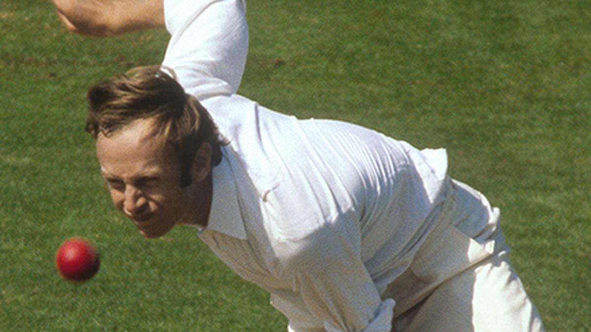 Atherton, Boycott and others pay tribute to late England spinner Derek Underwood