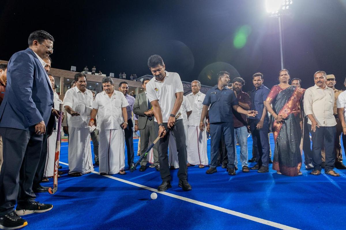 The honourable Deputy Chief Minister of TN, Udhayanidhi Stalin (M)inaugurated the Madurai International Hockey Stadium in the presence of other dignitaries.