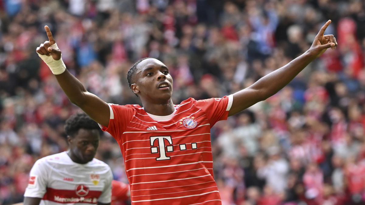 Bayern held for 2-2 draw by Stuttgart