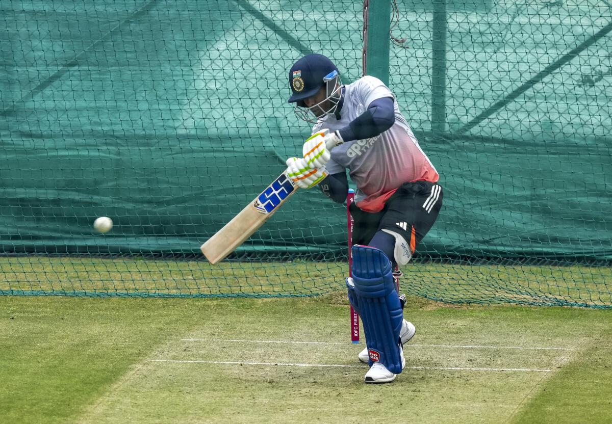 O capitão da Índia, Suryakumar Yadav, durante um treino. O capitão da Índia, Suryakumar Yadav, durante um treino.