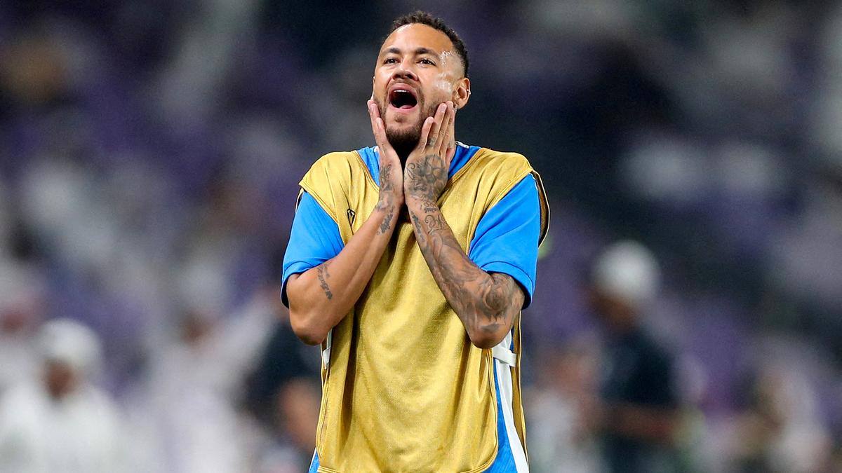 Brazil forward Neymar announces return to Santos