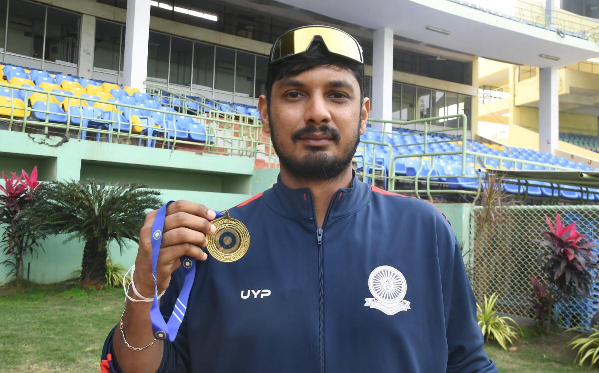 Andhra wicketkeeper-batsman Ricky Bhui was the showstopper with the bat and notched a brilliant 175. Bhui’s knock helped his team salvage a draw and pocket three points against Bengal in Visakhapatnam.
