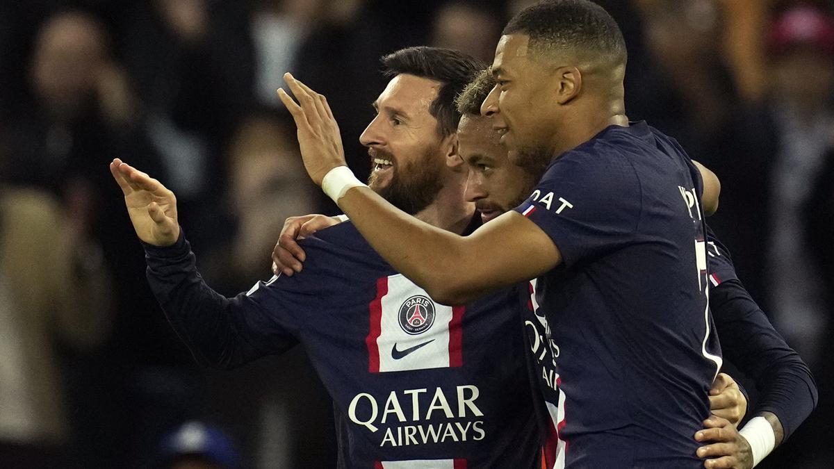 RC Strasbourg vs Paris Saint-Germain live score, H2H and lineups