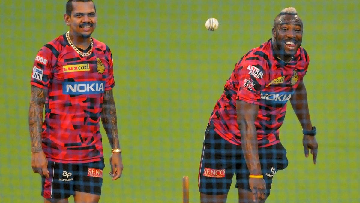 KKR stars Sunil Narine, Andre Russell land in India for IPL 2021