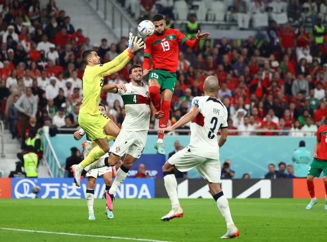 En-Nesyri a marqué une tête puissante qui a aidé le Maroc à battre le Portugal. 