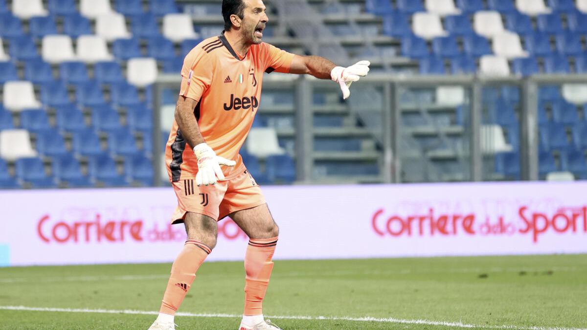 Custard tarts, museum tickets: Buffon's 'irresistible' offer from Portugal