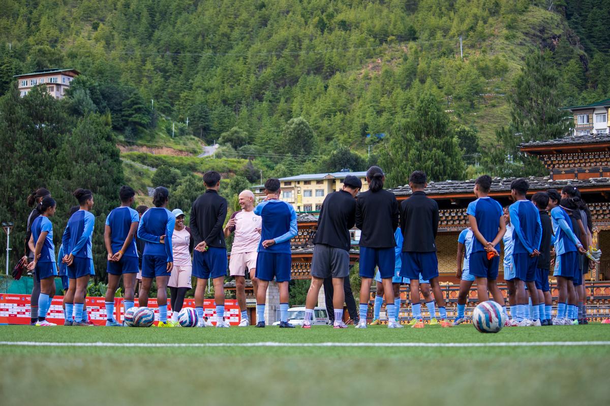 Joakim Alexandersson verí, že počiatočné štádiá vývoja hráča by sa mali zamerať viac na ich správanie, než len na technické zručnosti.