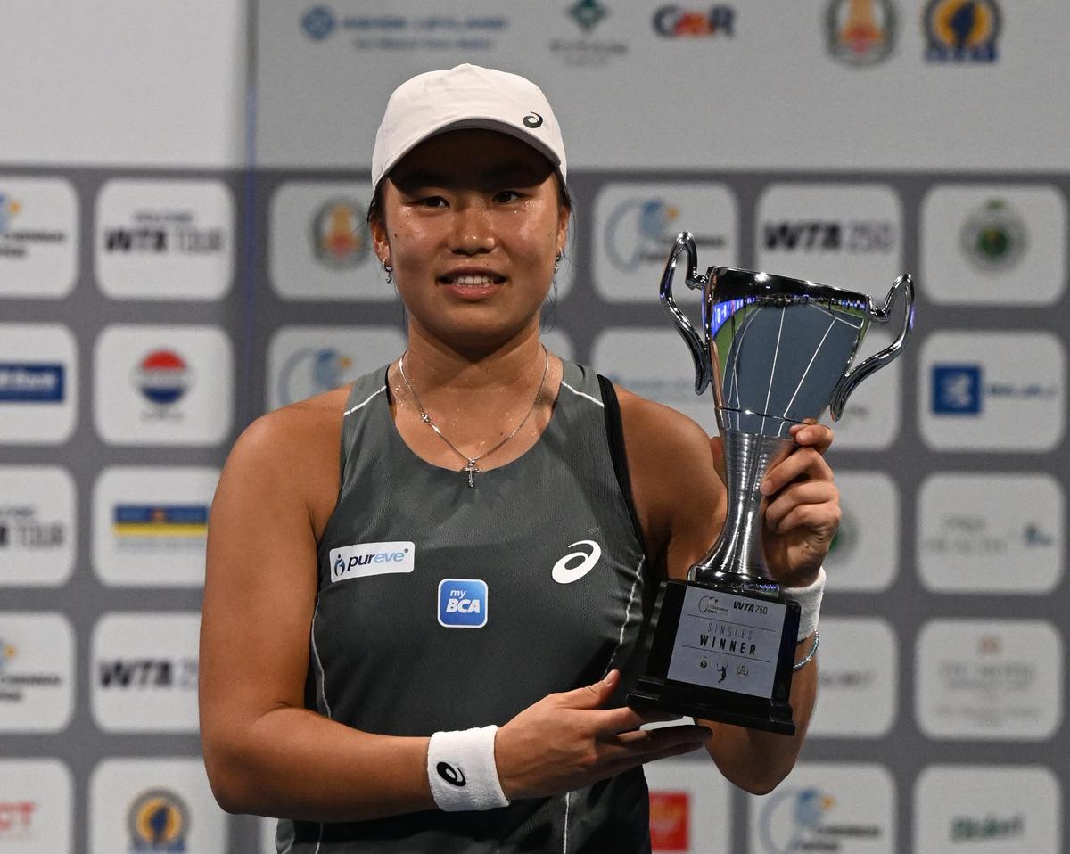 Fórmula ganadora: la campeona Janice Tjen, cuyo juego está fuertemente influenciado por el ex número uno del mundo Ash Barty, utiliza muchos cortes de revés y drop shots junto con un poderoso golpe de derecha.