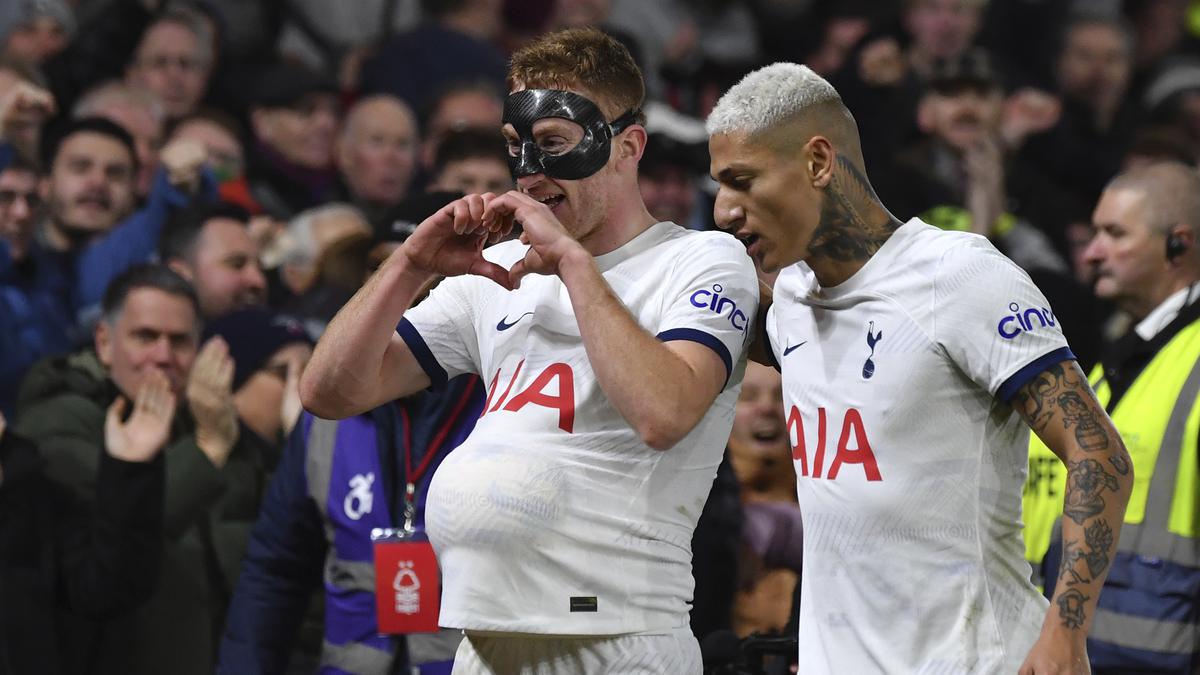 Tottenham Hotspur beat Nottingham Forest to stay close to Premier League  top four