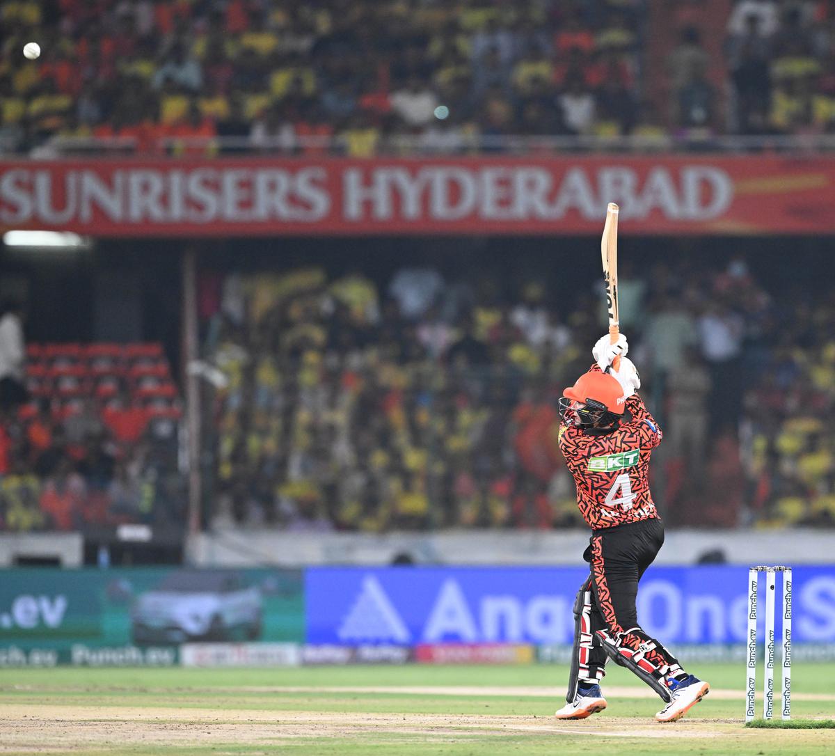 RCB will find it hard to contain the explosive SRH batters like Heinrich Klaasen and Abhishek Sharma