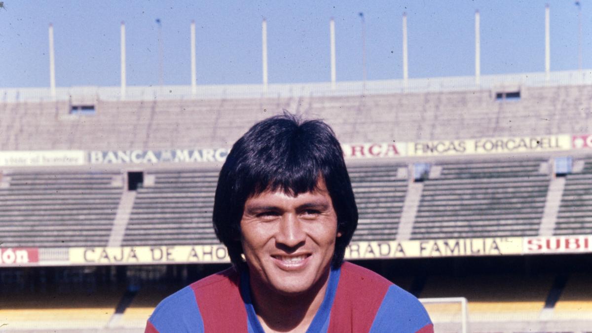 Former Barcelona forward Hugo Sotil dies aged 75