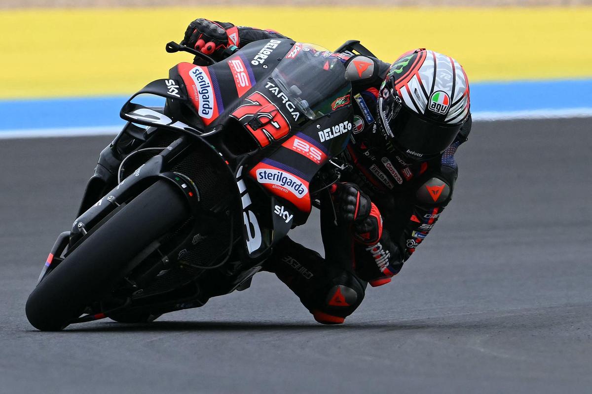 O piloto italiano da Aprilia Racing, Marco Bezzecchi, venceu o MotoGP brasileiro. O piloto italiano da Aprilia Racing, Marco Bezzecchi, venceu o MotoGP brasileiro.