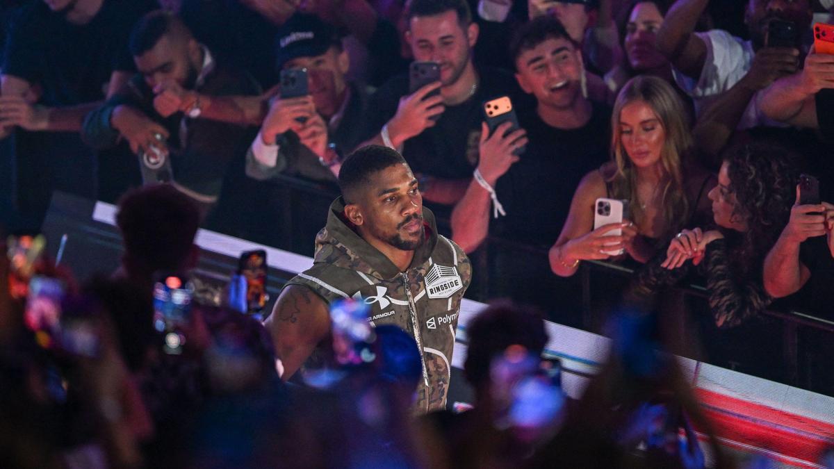 VIDEO | Anthony Joshua pays tribute to friends killed in Nigeria crash