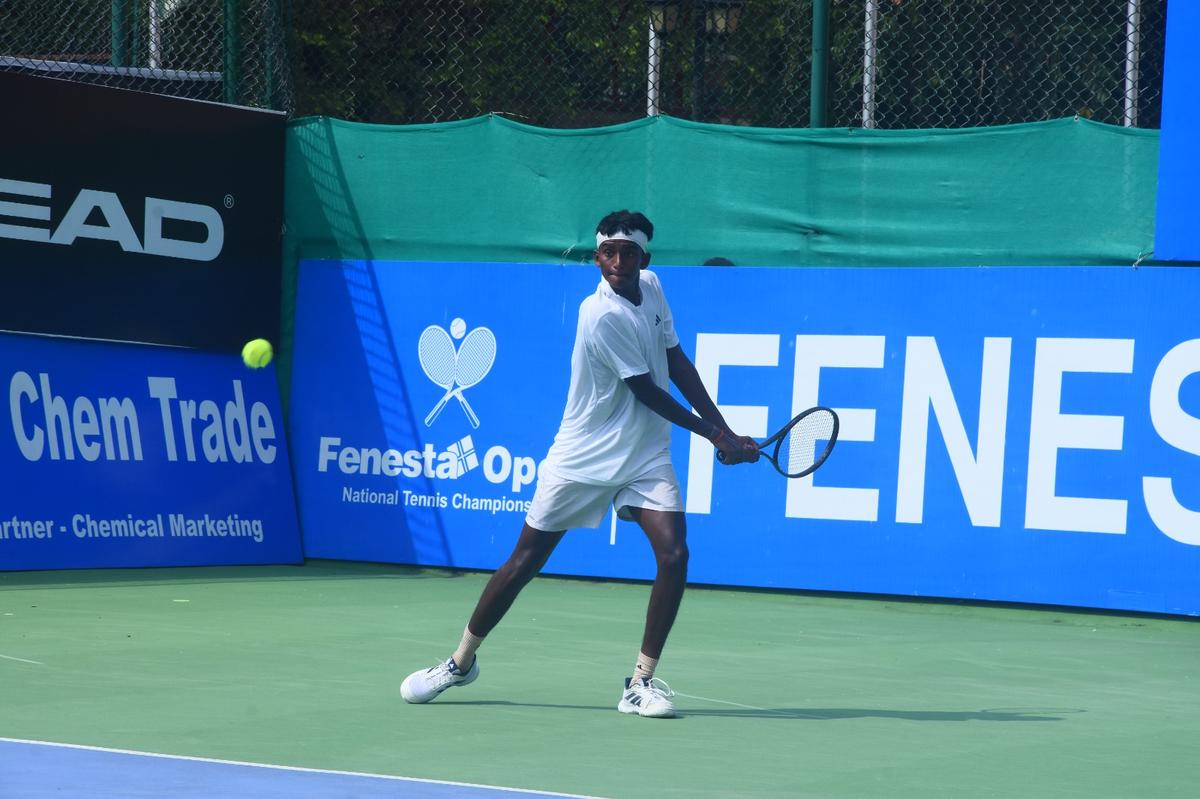 Sixth seed Hruthik Katakam beat Rudra Batham 6–2, 6–1.