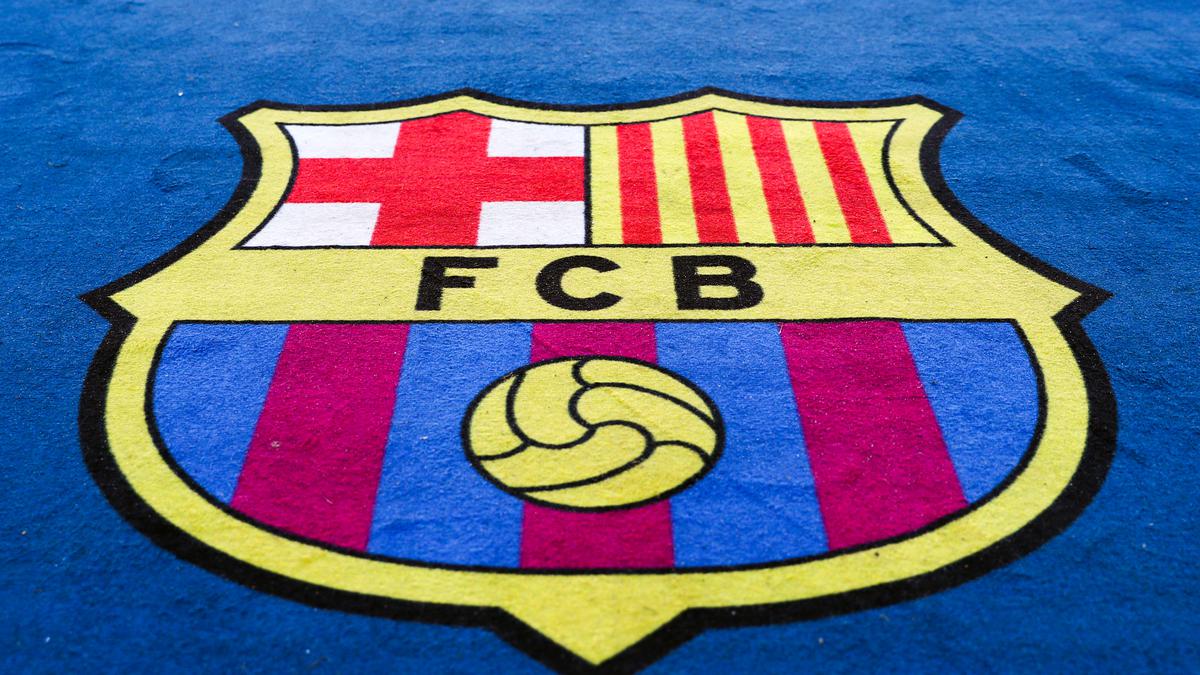 Prosecutors accuse Barcelona of corruption in ref payments