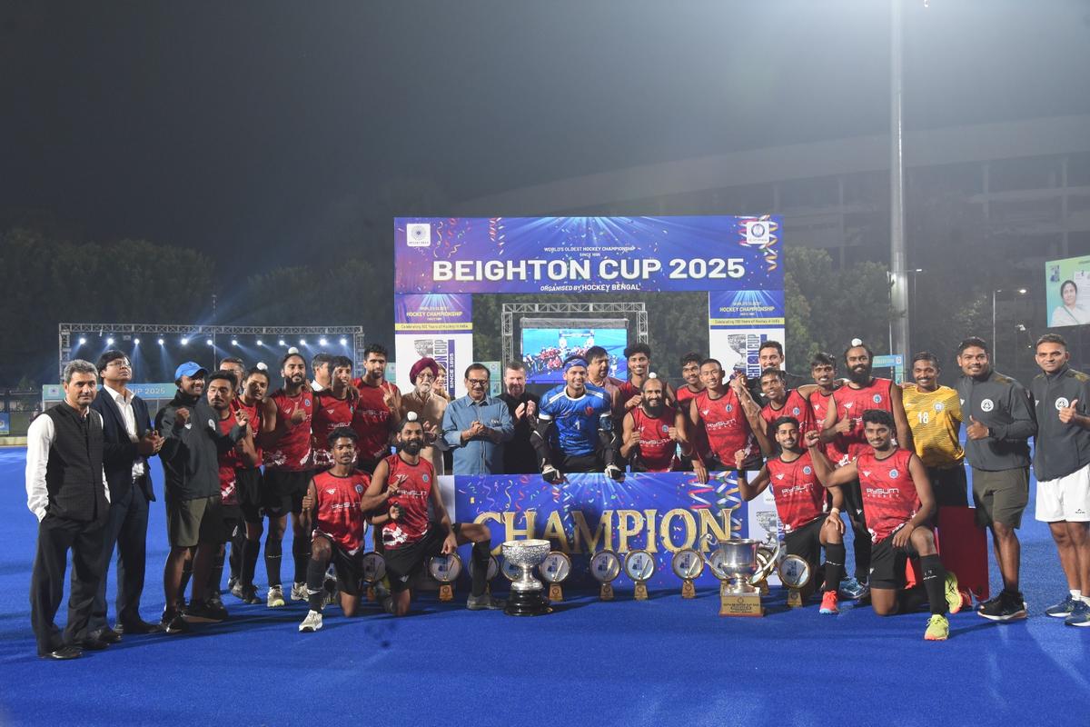 Beighton Cup winner Army team poses with the trophy. 