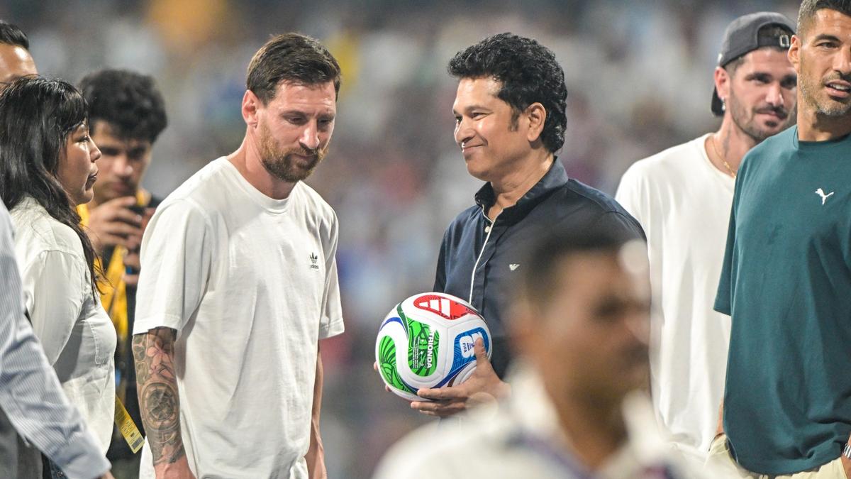 A presença de Messi é um momento de ouro para Mumbai e Índia: Tendulkar A presença de Messi é um momento de ouro para Mumbai e Índia: Tendulkar