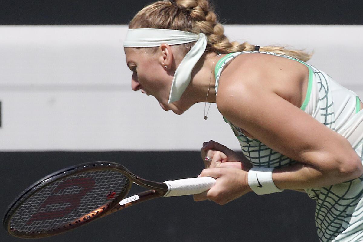 Kvitova ousts Garcia to reach Berlin semifinals