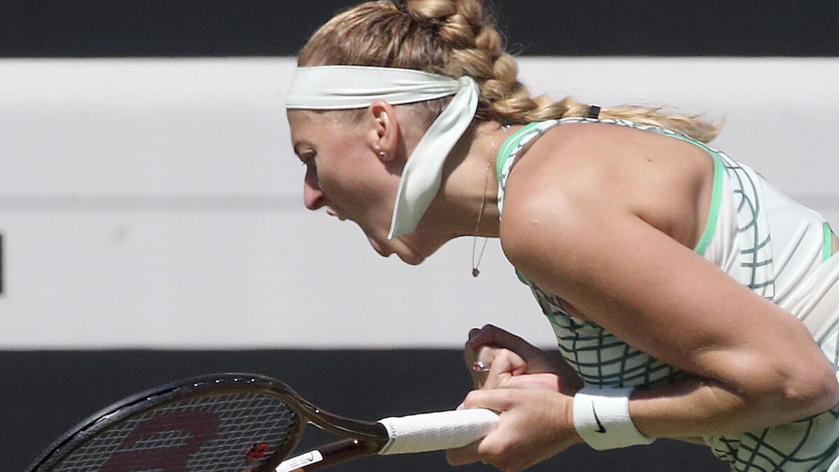 Kvitova ousts Garcia to reach Berlin semifinals