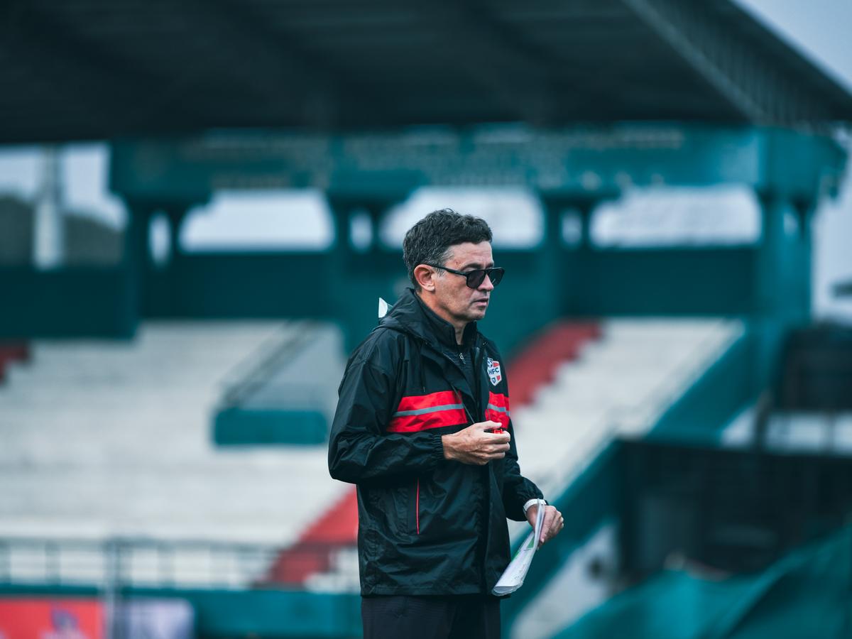Kibu Vicuna, ktorý trénoval Mohun Bagan v I-League v rokoch 2019-20, bol vymenovaný za hlavného trénera Diamond Harbor v máji 2023.