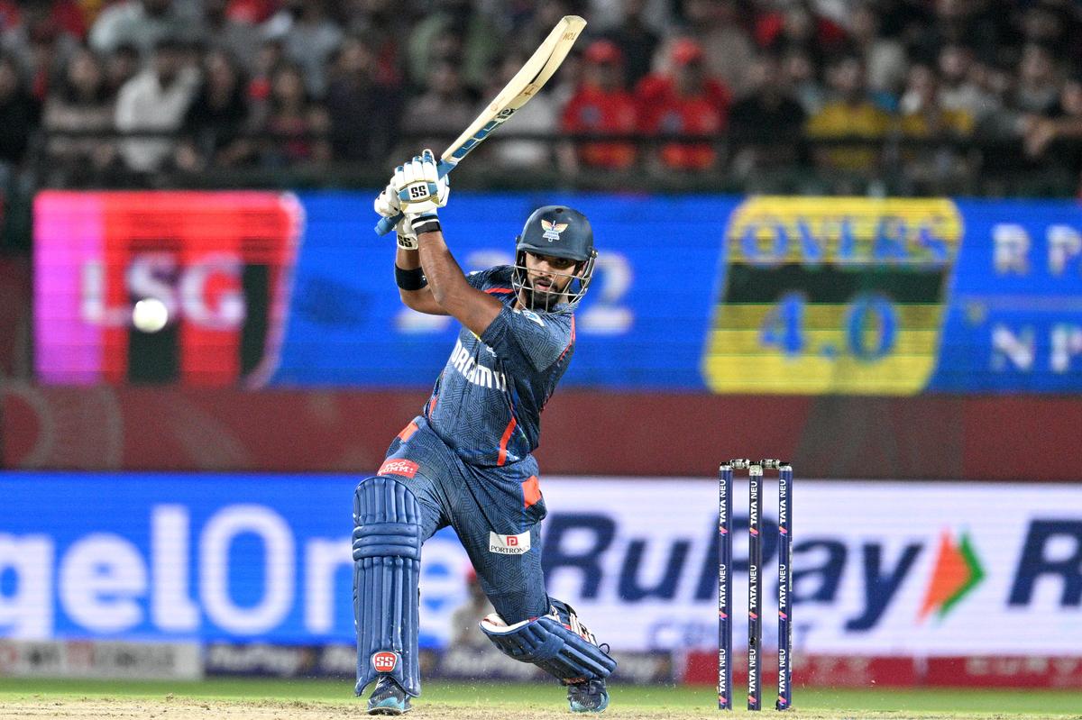 O canhoto explosivo, Nicholas Pooran, é uma das mercadorias mais procuradas na franquia de críquete.