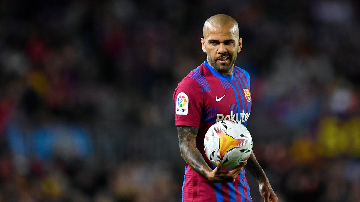 Dani Alves pays bail and can leave Spanish jail: court