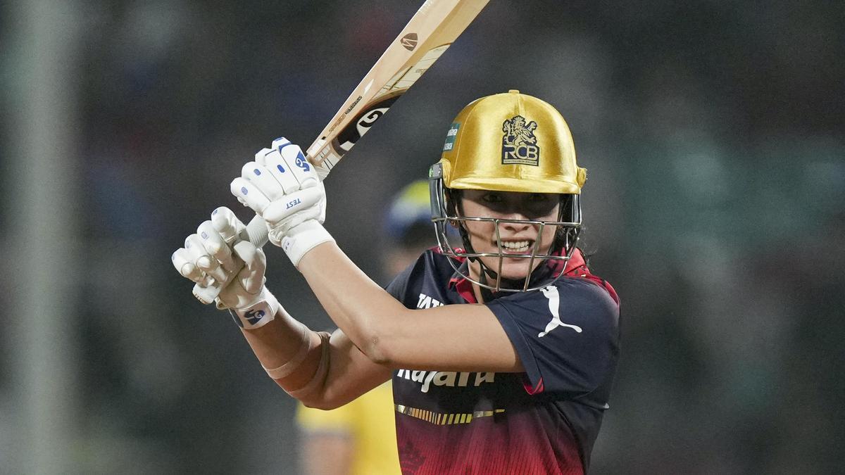 Wait for WPL’s first-ever hundred continues, Smriti Mandhana falls short of century