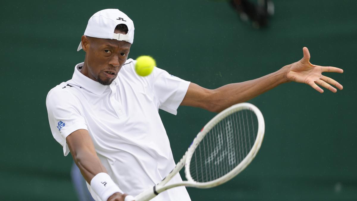 Eubanks, Giron advance to Newport ATP semifinals